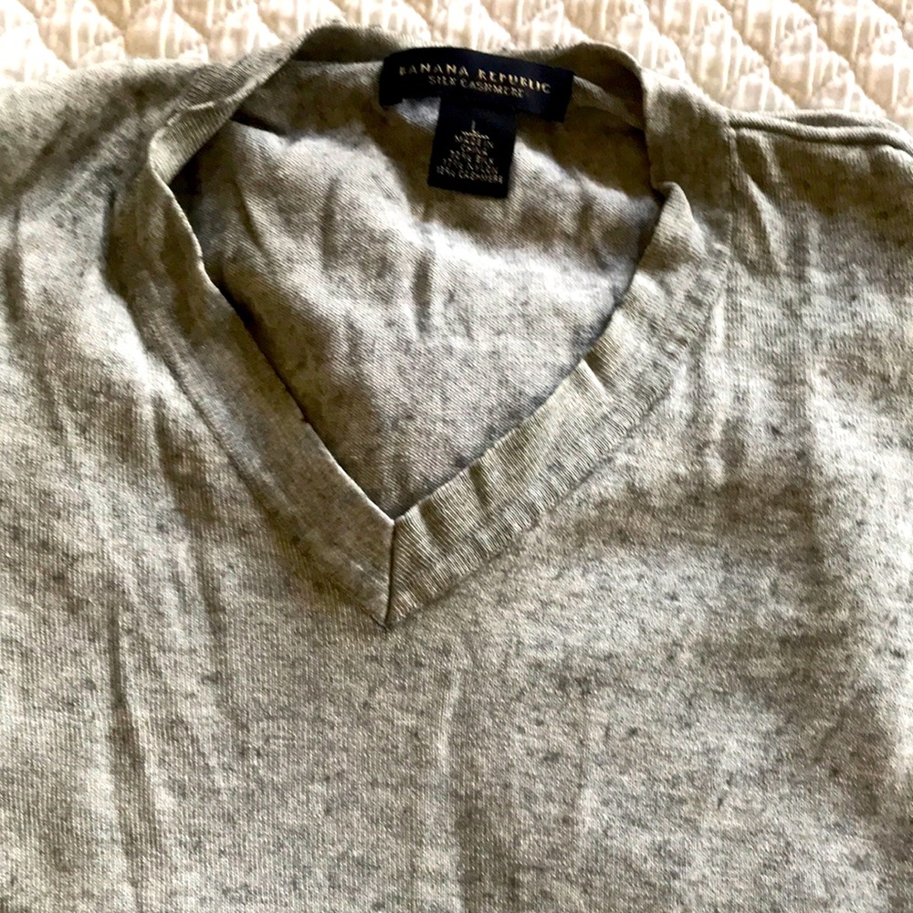 Banana Republc heather gray silk and cashmere sweater